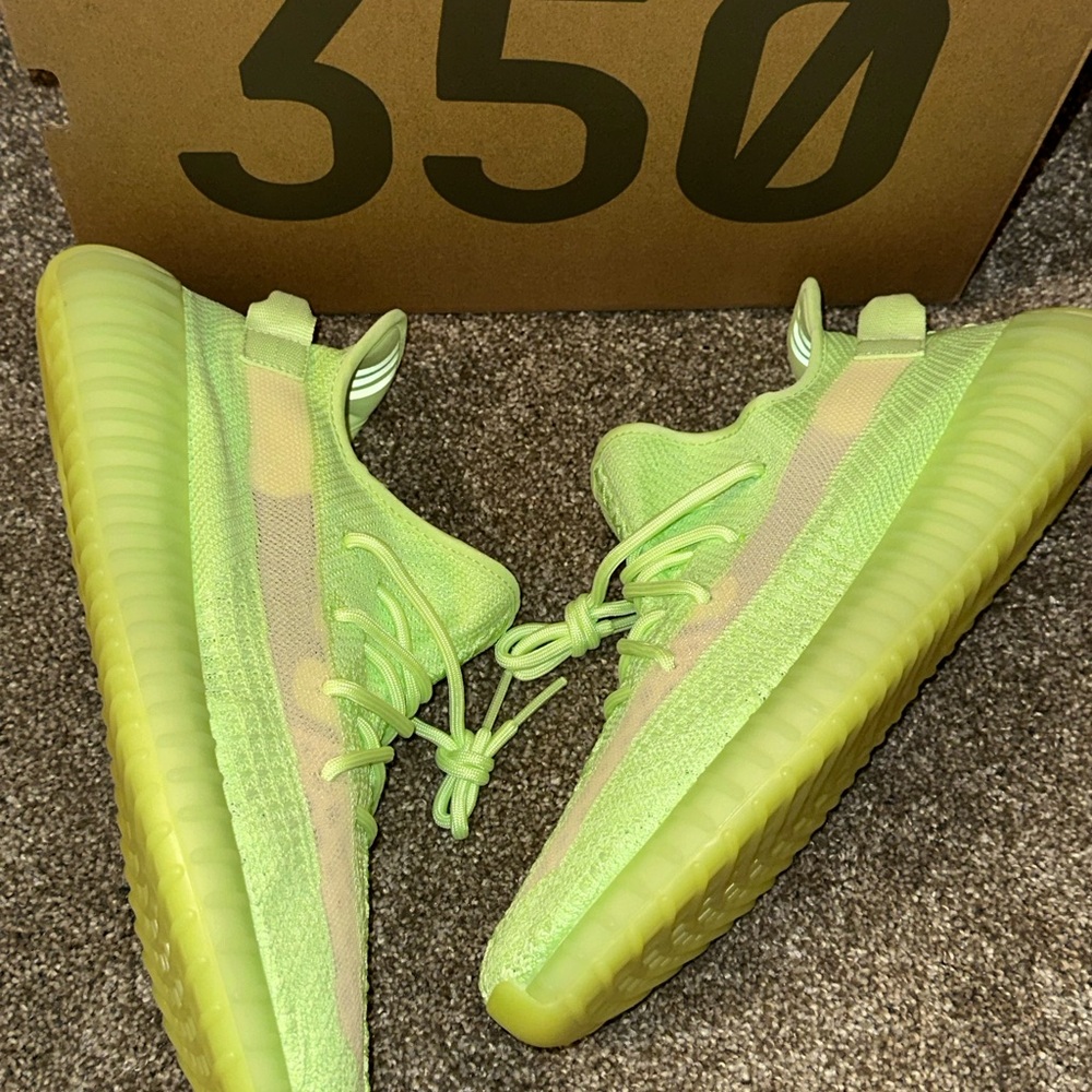 Never worn Adidas Yeezy Boost 350 V2 Neon Green Glow - Picture 2 of 5